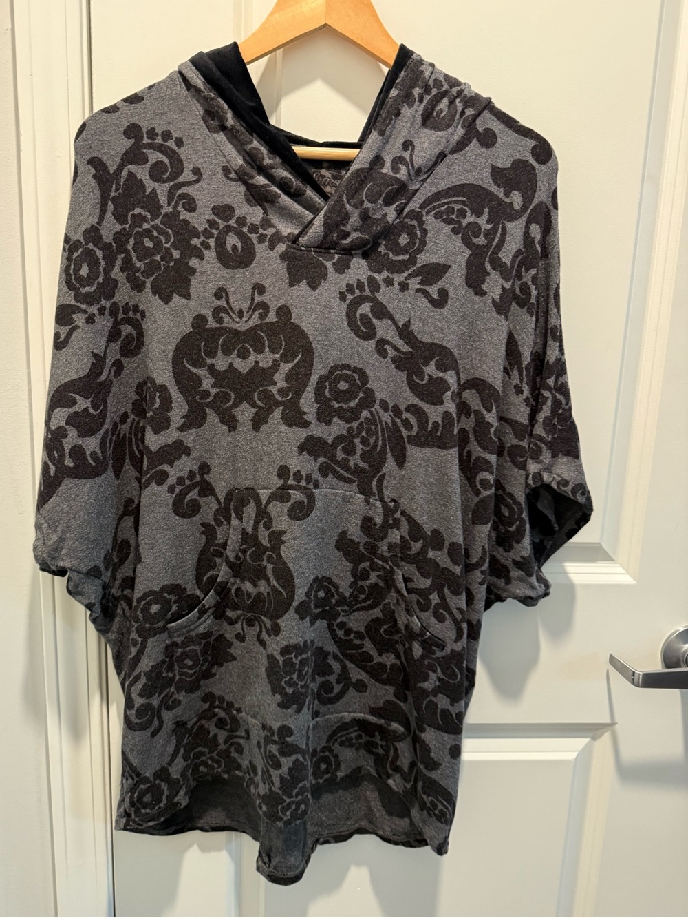 Soma M Floral Hooded Tunic Velvet Hood Gray Black Lounge Top